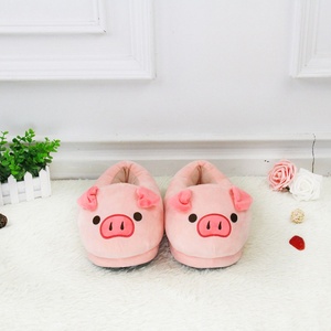 Chaussons personnalisés pour femmes, motif dessin animé, en fausse fourrure fantaisie, motif cochon - Product Image 4