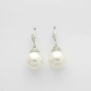 Pendientes elegantes chapados en oro blanco 925 con perlas Akoya para mujer, joyería de perlas cultivadas redondas de estilo clásico para boda - Product Image 4
