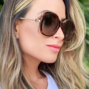 Lunettes de soleil tendance 2021 avec logo personnalisé, monture en métal, monture torsadée, lunettes de soleil surdimensionnées pour femmes - Product Image 1