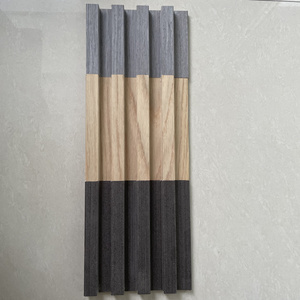 Revêtement mural en <span class=keywords><strong>bois</strong></span> MDF imperméable, panneaux muraux à lattes cannelées modernes avec <span class=keywords><strong>placage</strong></span> en chêne naturel et noyer - Product Image 2