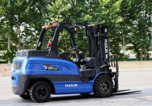 Carretilla elevadora eléctrica de 4 ruedas HAILIN con neumático sólido Camión multidireccional de 3,5 toneladas y 4 toneladas - Product Image 3