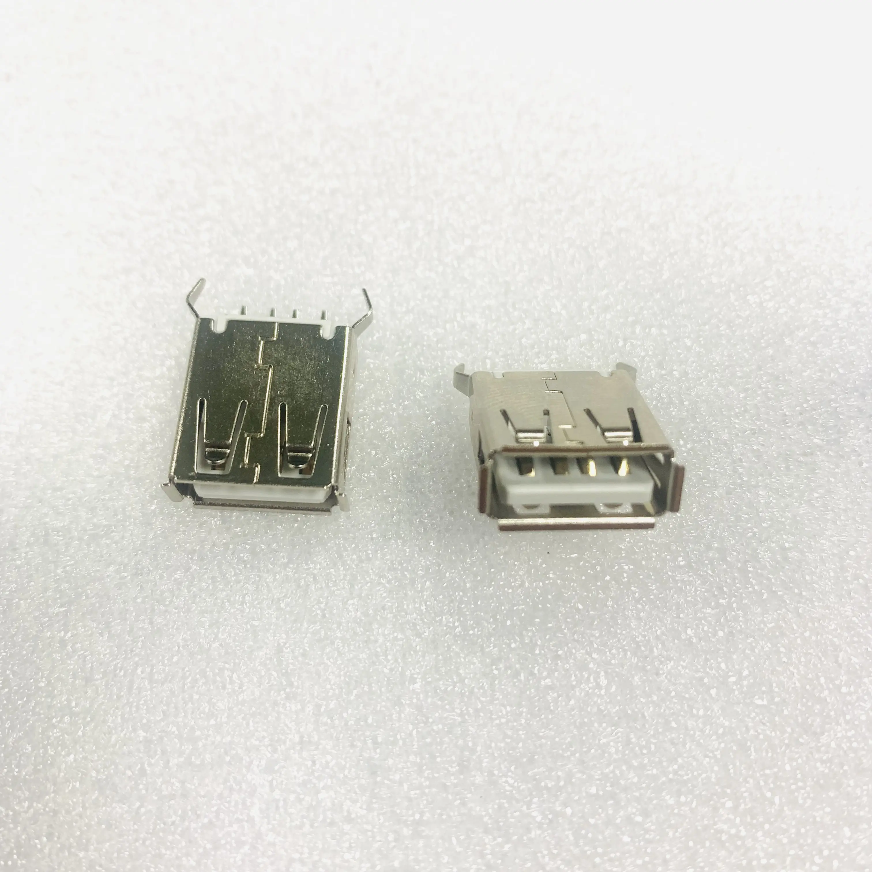 Usb A tipi 2.0a 5.0v 2.54 Pitch kadın bakır 4 Pin Usb bir kadın 180 derece doğrudan Plug-In kurulu Dip USB konektörü