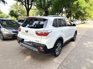 Véhicule d'occasion <span class=keywords><strong>Sportage</strong></span> R SUV 5 places, très demandé, sièges en cuir, boîte automatique, conduite à gauche, jantes en alliage d'aluminium R18, moteur essence, couleur foncée - Product Image 5