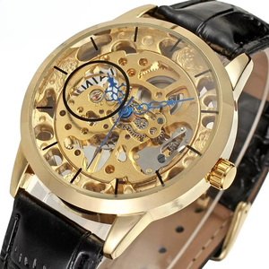 Montre mécanique automatique squelette dorée pour homme OEM ODM, cadran gravé ajouré, bracelet en cuir noir, montre-bracelet de luxe rétro - Product Image 1