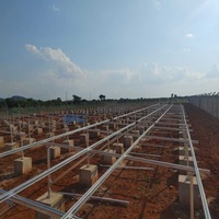 Système de poteaux solaires à vis en acier galvanisé à chaud, prix de gros, structure de montage solaire pour ferme solaire à grande échelle