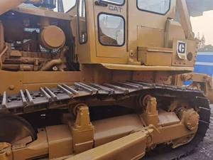 Bouteur sur chenilles Caterpillar D7G d'occasion, modèle 2023, capacité de bulldozing de 8,6 m, puissance de 90 CV, entièrement reconditionné, prêt pour le terrain - Product Image 4
