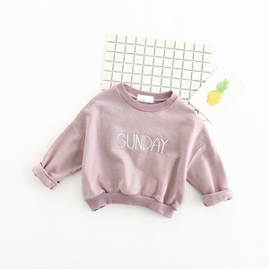 เสื้อสเวตเชิ้ตเด็กสีชมพูแบบเปิดไหล่ไม่มีขอบเอวสำหรับขายส่งเสื้อผ้า - Product Image 4