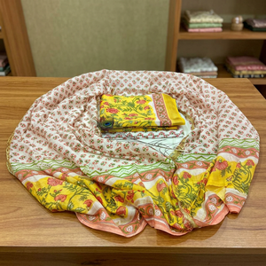 Traje Tradicional Maheshwari de Seda con Dupatta de Seda con Estampado Artístico a Mano y Parte Inferior de Algodón Cambric, Ropa India - Product Image 2
