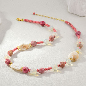 Elegante collar de color bloqueado con rodonita y perlas naturales para fiestas en el jardín - Product Image 4