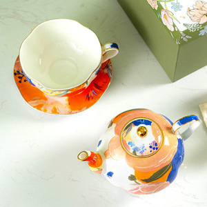 Juego de Té de Porcelana Fina - Tetera con Diseño Floral en Acuarela y Taza con Plato - Product Image 2