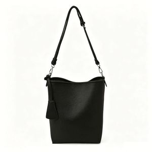 Nouveau sac seau polyvalent pour femme, sac bandoulière tendance, style créateur de niche, sac à main en cuir véritable - Product Image 4