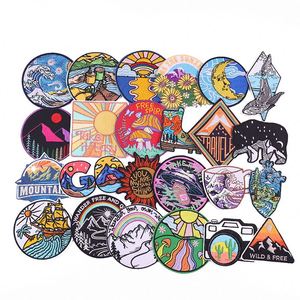 Patchs thermocollants de haute qualité pour vêtements, broderies personnalisées, patchs DIY pour aventures en plein air, vente en gros - Product Image 1