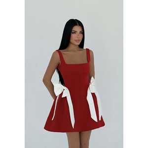 Robe de cocktail mini rouge Nellie avec détail nœud élégant - Product Image 3
