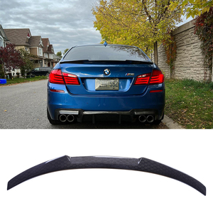 สปอยเลอร์หลังคาร์บอนทรงรังผึ้งสไตล์ M4 สำหรับรถยนต์ BMW ซีรีส์ 5 รุ่น F18/F10 M5 Sedan ปี 2009-2016 - Product Image 1