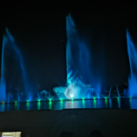 Grande fontaine musicale dansante pour projets commerciaux de grande envergure avec construction en acier inoxydable et éclairage RGB