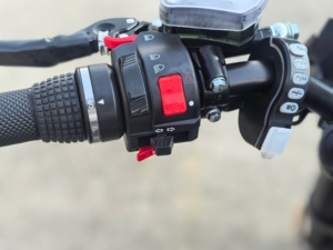 Motocicleta Eléctrica 2026Z6 Mejorada, Lista para Invierno, Batería con Resistencia al Agua IPX9, Neumáticos Ultra Anchos Antideslizantes, Casco y Guantes Gratis, Conducción Más Segura - Product Image 3