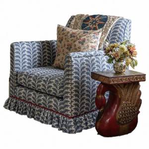 Fauteuil de salon en tissu traditionnel avec motif floral et jupe à volants, design avec housse amovible pour la décoration intérieure - Product Image 2