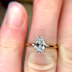 Bague de fiançailles en or 18 carats avec diamant de laboratoire ovale D-VS1, 0,5 carat, 1 carat, 1,5 carat, 2 carats, double griffes, style Provence - Product Image 4