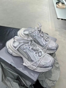 Chaussures de sport respirantes de marque luxueuse pour l'été, conçues par un créateur de mode, avec des semelles épaisses et un ajustement confortable. - Product Image 5