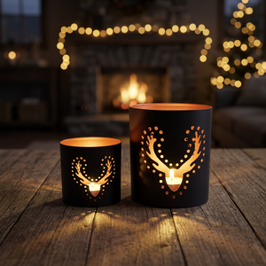 Lanternes porte-bougies en fer noir faites à la main Sonnet Decor avec motif cerf découpé, résistantes à la chaleur, décoration de Noël pour la maison, lot de 2 - Product Image 1