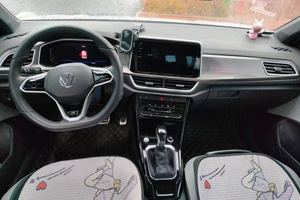 Voiture d'<span class=keywords><strong>occasion</strong></span> Volkswagen <span class=keywords><strong>T</strong></span>-<span class=keywords><strong>Roc</strong></span> 2023 300TSI DSG 2WD Édition Chenguang - Product Image 4