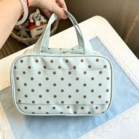 Sac de voyage en PU rigide pour maquillage, vente en gros d'usine, avec housse de protection pour trolley, organisateur de cosmétiques multi-compartiments, porte-pinceaux, personnalisable et portable