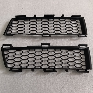 Rejilla de coche Vibe Us 03-04, negra, de polipropileno, repuesto para Vibe 2003-2004 - Product Image 1
