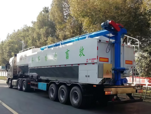 Semi-remorque de déchargement premium CLW personnalisée à 3 essieux avec système de convoyage par vis hélicoïdale hydraulique pour le transport de céréales et d'aliments en vrac - Product Image 4