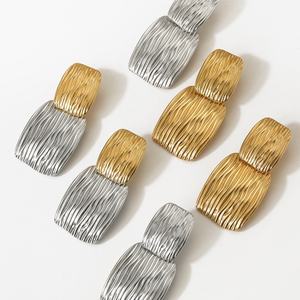 Boucles d'oreilles rectangulaires géométriques en acier inoxydable 316L, texture métallique antirouille, bijoux personnalisés, cadeau - Product Image 2