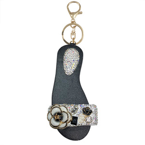 Porte-clés de chaussures à paillettes 3D mini mignon Porte-clés de chaussures Pendentif sandale <span class=keywords><strong>en</strong></span> <span class=keywords><strong>cuir</strong></span> avec diamant Cadeau de vacances Fête Faveurs Porte-clés de pantoufle - Product Image 1