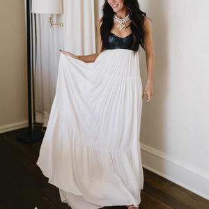 Vestiti all'ingrosso chic: Abiti lunghi estivi scollati all'americana, in <span class=keywords><strong>pelle</strong></span> plissettata, vestibilità ampia, sexy, da donna - Product Image 2