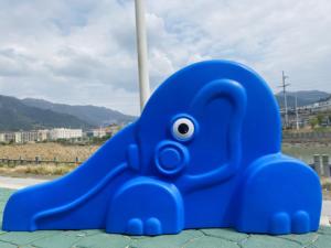 Kinder Plastic Buitenspeeltuin Eenvoudige Glijbaan Speelgoeduitrusting Olifant Gevormde Peuter Plastic Glijbaan - Product Image 3