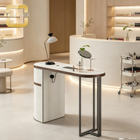 Station de travail professionnelle pour ongles avec design à bords incurvés et grand plateau pour salon d'esthétique