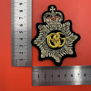 मनके सेक्विन छोटा क्राउन मधुमक्खी देवी पत्र पैच कढ़ाई पदक बैग कपड़ा फाड़ना छेद सूट कपड़ा पैच - Product Image 6