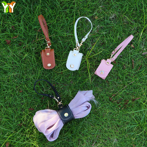 Support créatif transfrontalier pour gants avec cordon, idéal pour les voyages, la suspension aux sacs, le rangement des foulards, et comme clip portable pour gants de cyclisme - Product Image 1