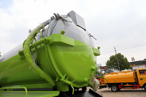 Camion per Aspirazione Fognaria da 8, 10, 12 CBM <span class=keywords><strong>in</strong></span> <span class=keywords><strong>Vendita</strong></span>, Automezzi per Vuoto <span class=keywords><strong>Usati</strong></span> a Prezzo Conveniente - Product Image 6