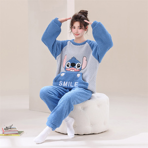 Pijamas para hombres mujeres invierno piña terciopelo Jacquard pantalones de manga larga lindo bolsillo de dibujos animados pijamas conjunto de dos piezas - Product Image 4