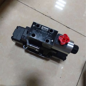 Vanne de commande directionnelle Parker D41VW004K4NJW 4 voies, inverseur 350 bars, électromagnétique hydraulique - Product Image 1