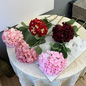 Vente en Gros de Fleurs Artificielles Hortensias <span class=keywords><strong>Fleur</strong></span> Artificielle avec Feuilles Hortensias Bleus Fleurs Artificielles <span class=keywords><strong>pour</strong></span> Décoration de Mariage - Product Image 2
