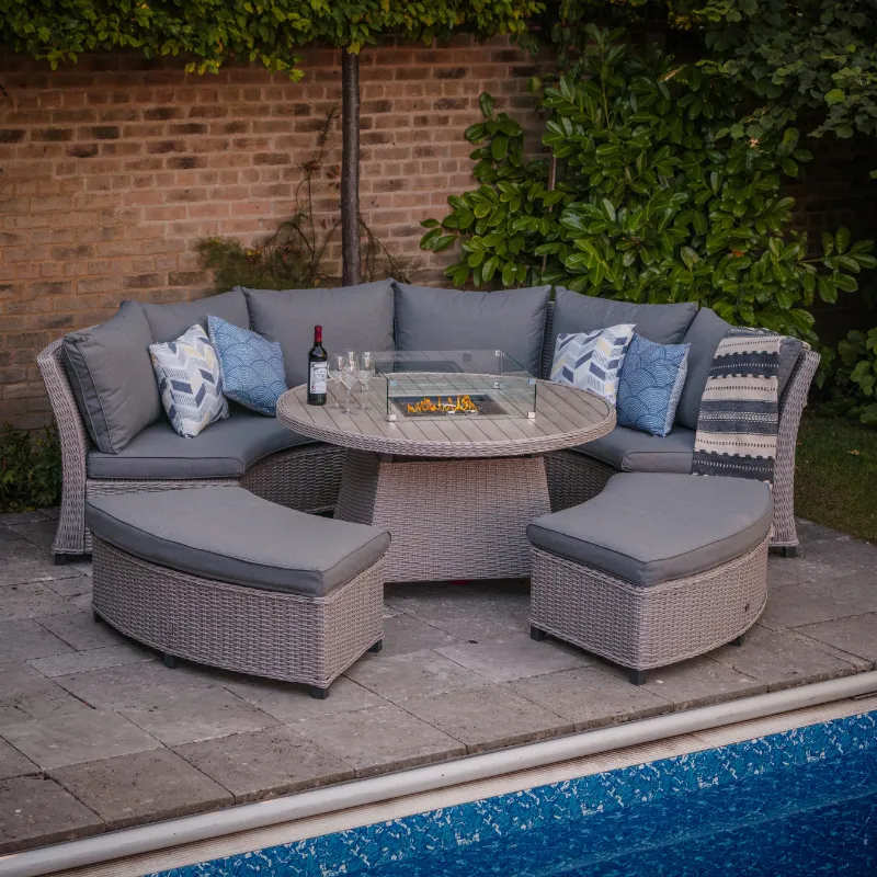 Nuovo Design di lusso circolare mobili da giardino in vimini esterno patio rattan divano rotondo con pozzo del fuoco