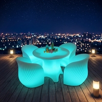 Table ronde en plastique éclairée par LED, chaises en forme de fleur de prunier, imperméables, durables, design moderne pour hôtels, restaurants, terrasses, bars, KTV, clubs