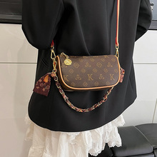 Sac à bandoulière en PU haut de gamme de marque 2026, modèle nouveau, durable, avec chaînes décoratives et fermeture éclair, bretelles réglables - Product Image 4