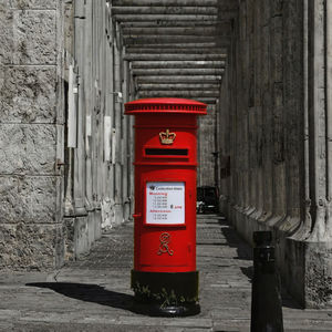 Kotak surat logam merah antik tinggi 130cm - Product Image 2