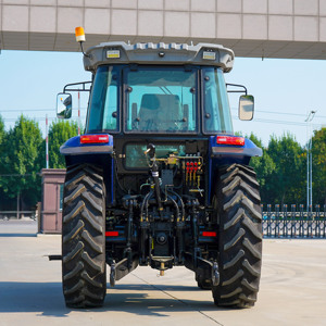 Tractor de prueba de granja Tractor compacto de motor japonés con cargador y accesorios de tractor 3 puntos - Product Image 5