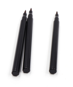 OEM ODM Eyeliner liquide mat à séchage rapide végétalien Eyeliner longue tenue pour les <span class=keywords><strong>yeux</strong></span> <span class=keywords><strong>sensibles</strong></span> <span class=keywords><strong>Eye</strong></span> <span class=keywords><strong>Liner</strong></span> personnalisable - Product Image 4