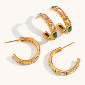 <span class=keywords><strong>2023</strong></span> bijoux pour femmes en acier inoxydable plaqué or 18 carats français Simple or boucles d'oreilles en forme de C carré Zircon boucle d'oreille étanche - Product Image 1