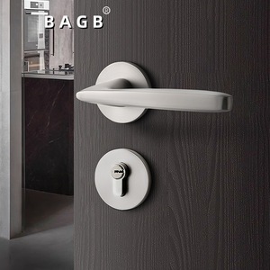 Cerradura de puerta de dormitorio interior moderna para el hogar, maniquí de madera con división magnética silenciosa, maniquí de alambre de níquel, mango BAGB contemporáneo - Product Image 1