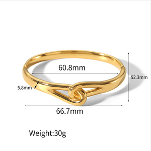 สร้อยข้อมือเหล็กไทเทเนียมทรงเรขาคณิต ชุบทอง 18k กำไลแฟชั่นสำหรับผู้หญิง สวมใส่ได้ทุกวัน - Product Image 4