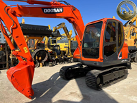 Excavatrice compacte d'occasion Doosan DX75 modèle 2018 de 7,5 tonnes, d'origine coréenne, de haute qualité, bien entretenue, pour travaux routiers