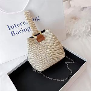 Bolsa transversal grande para mujer, estilo saco, lanzamiento verano 2025, en cuero PU, con correa de cadena y precio accesible. - Product Image 3